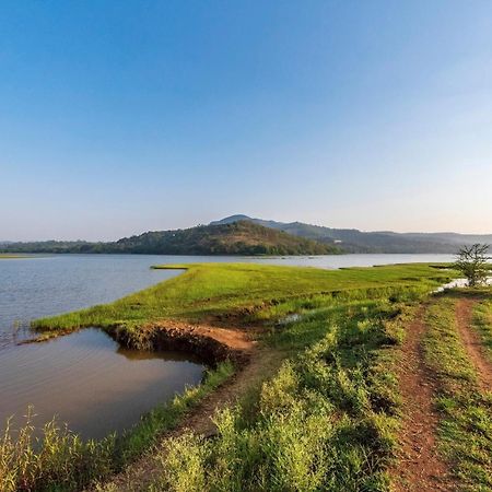 Saffronstays Lakeview Nivara - Farm Stay Villa With Private Pool Near Pune Exterior foto